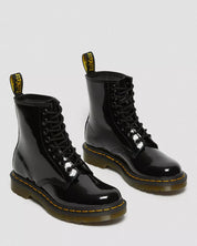 1460 W Black Patent Lamper