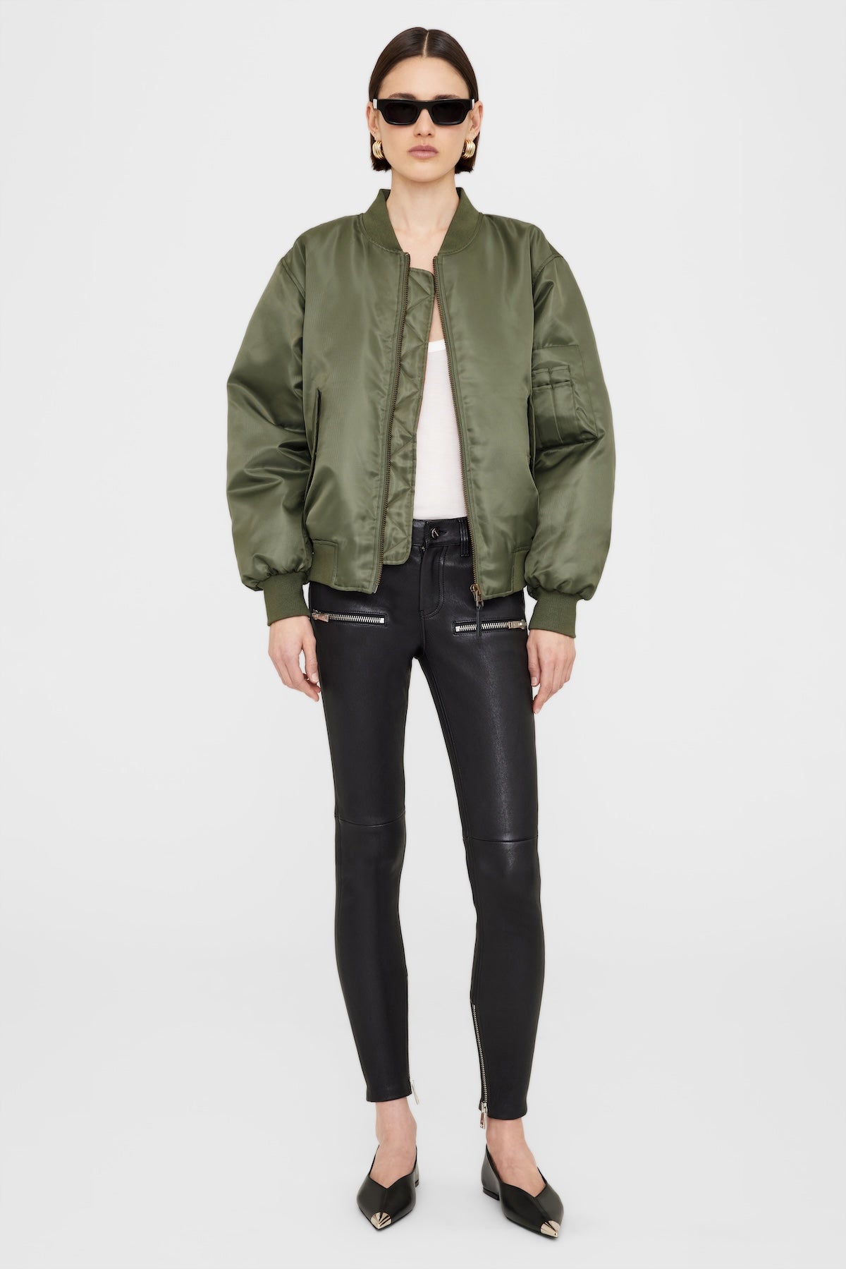 Leon Bomber